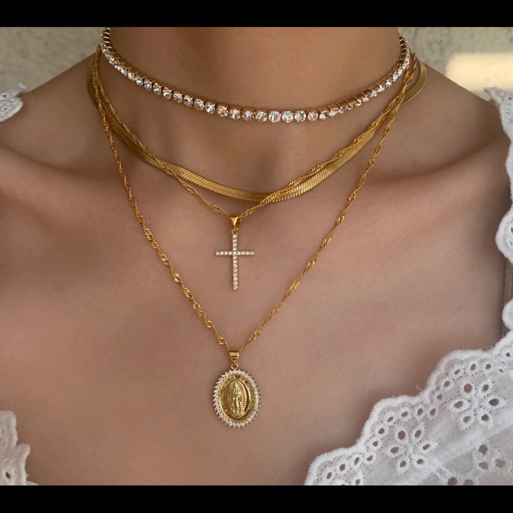 Boutique 18K Gold Filled Saint Mary Necklace NEW